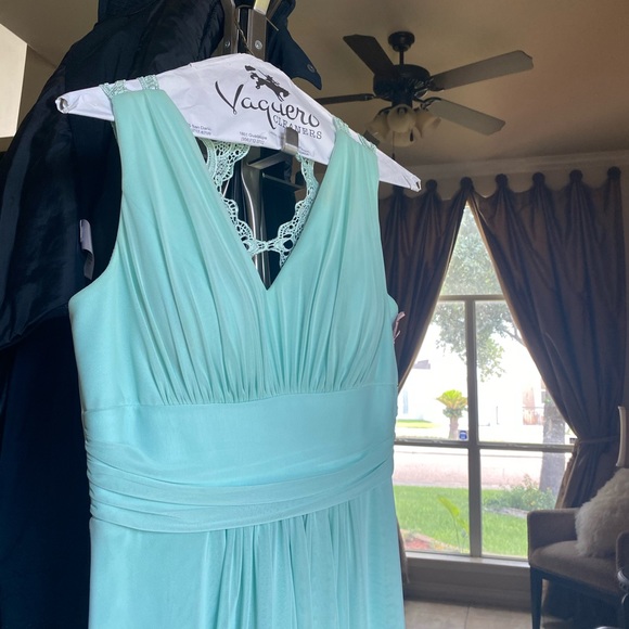 Dress - Picture 4 of 7